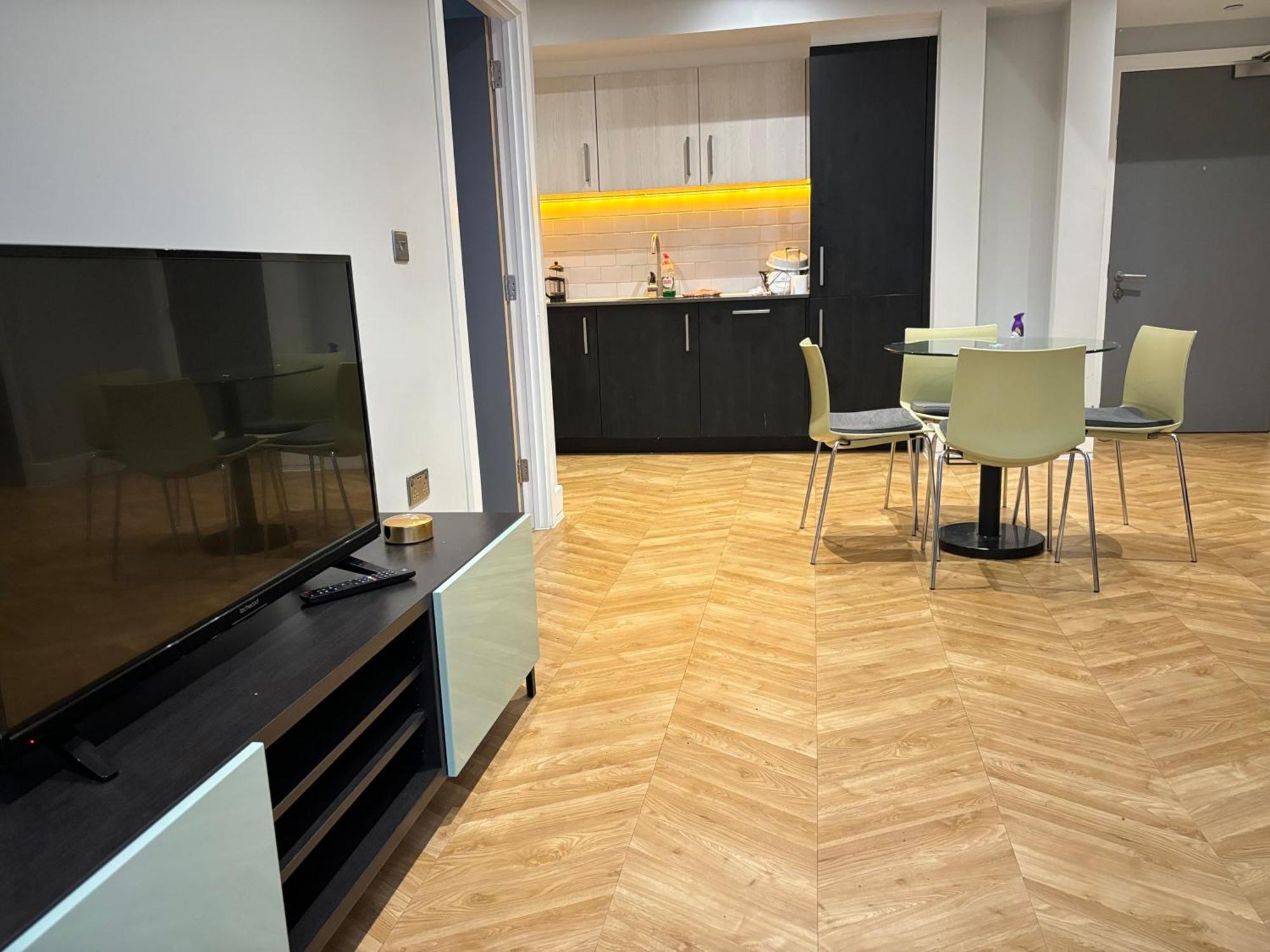 Mh Birmingham - 2 Bed 2 Bath Luxury Apartment - Financial District - Local Bar And Dining Deals Available Dış mekan fotoğraf